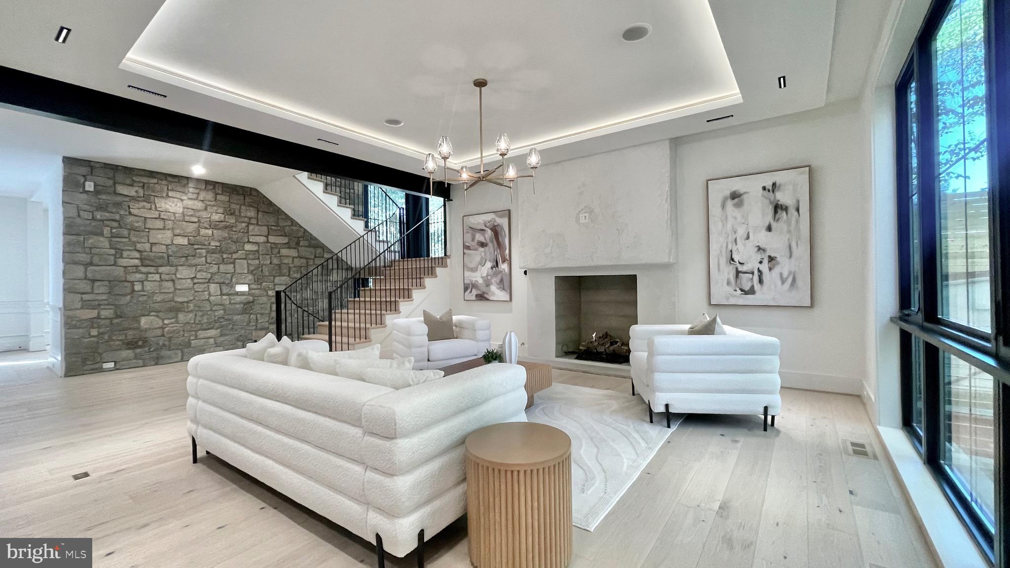 CHESTERBROOK WOODS - Residential