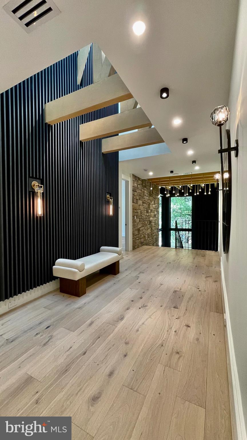 CHESTERBROOK WOODS - Residential