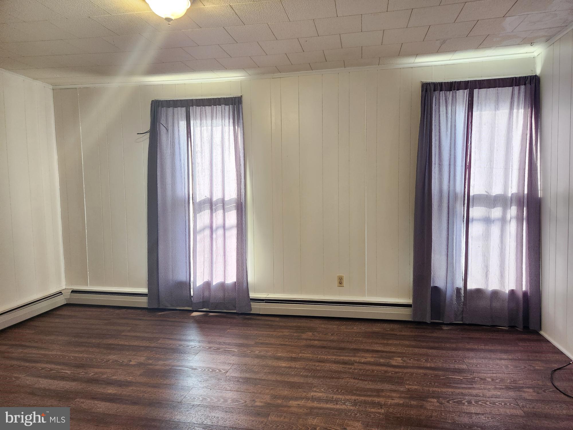 NEWPORT - Residential Lease