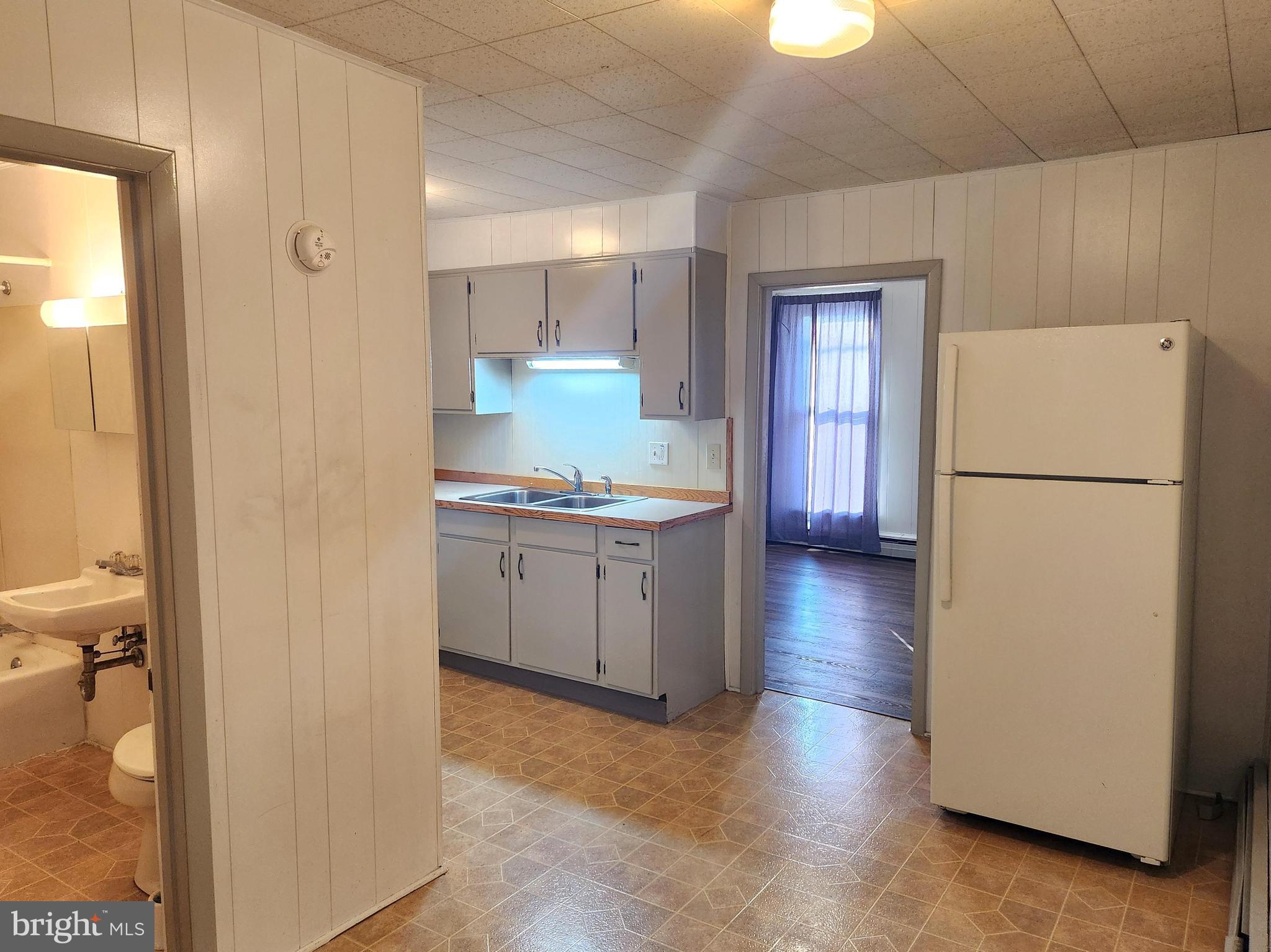 NEWPORT - Residential Lease