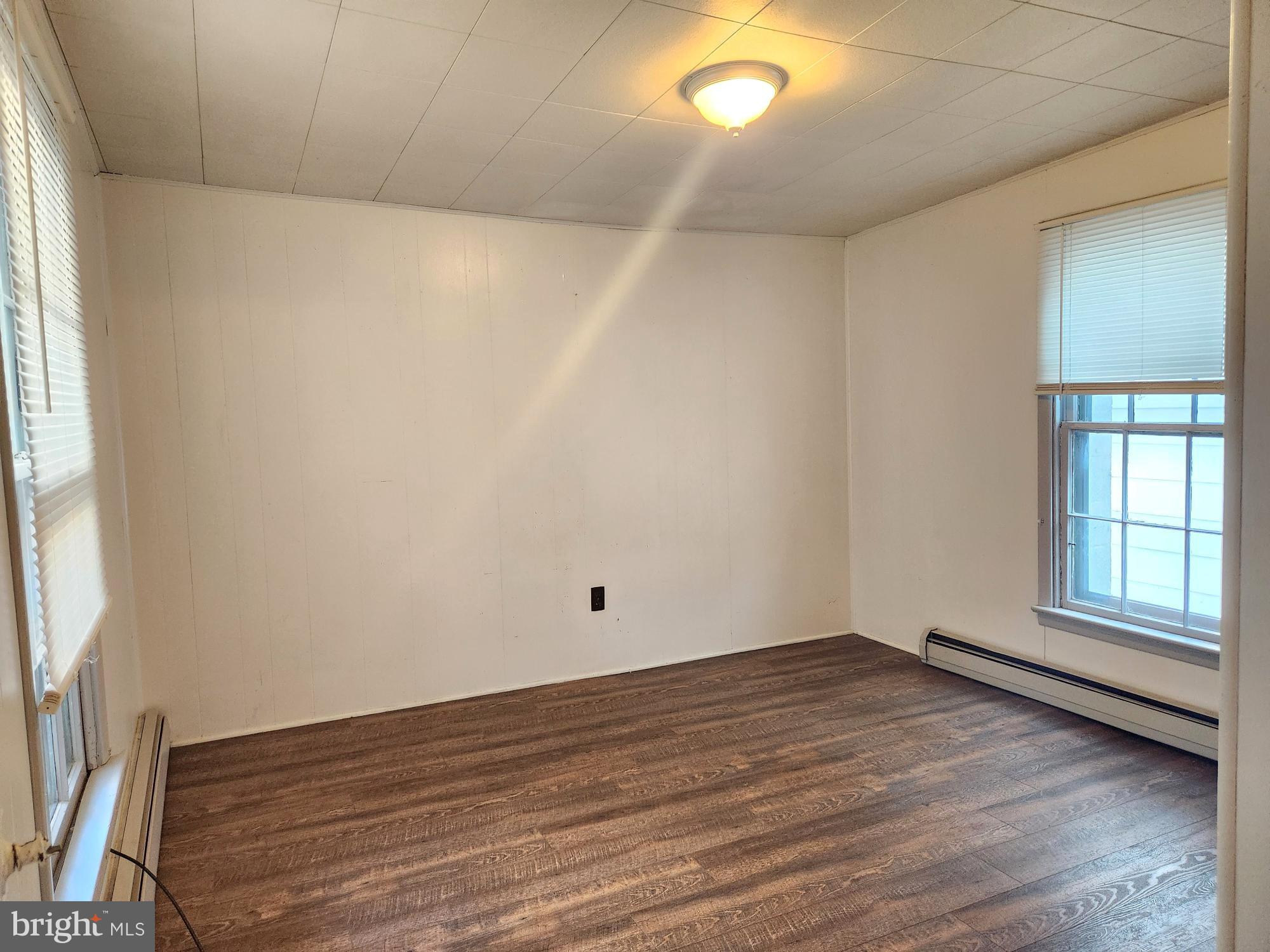 NEWPORT - Residential Lease