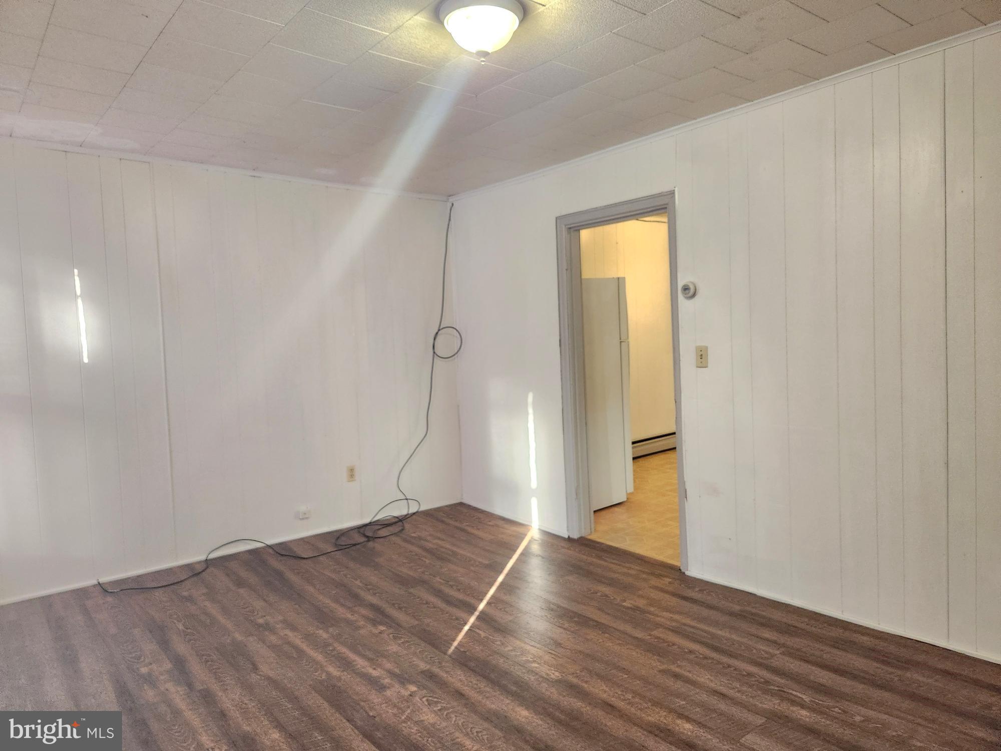 NEWPORT - Residential Lease
