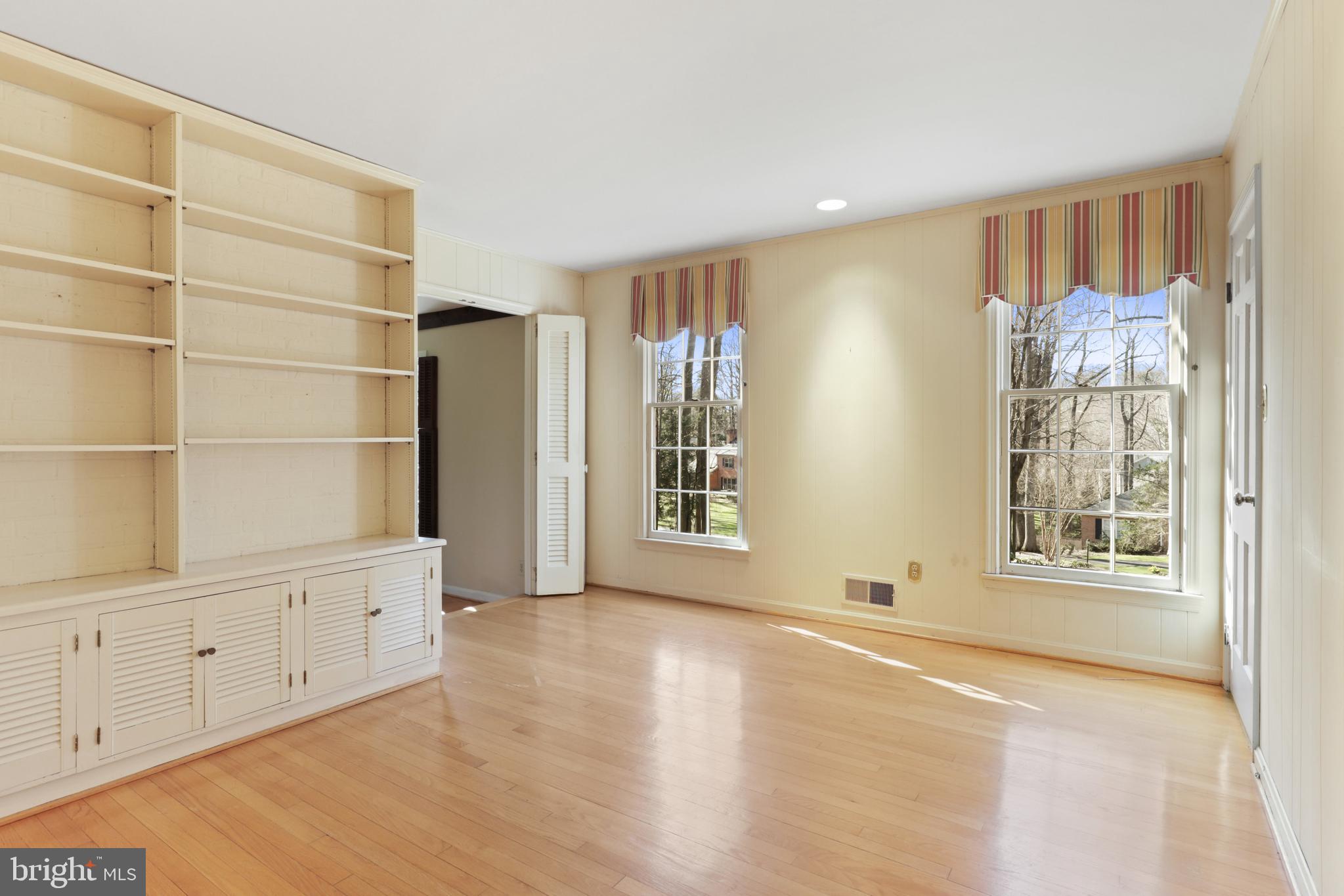 MONTCLAIR - Residential