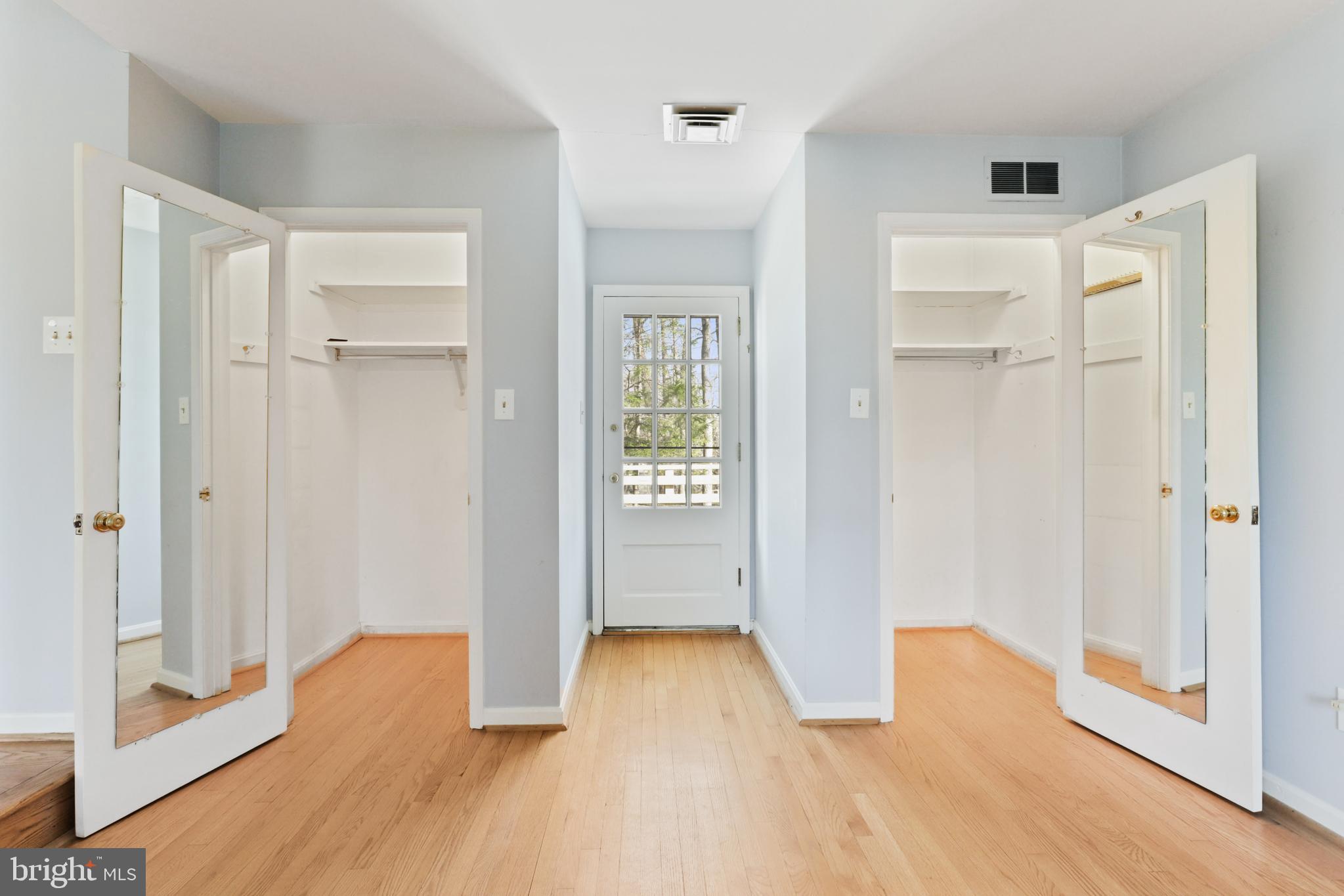 MONTCLAIR - Residential