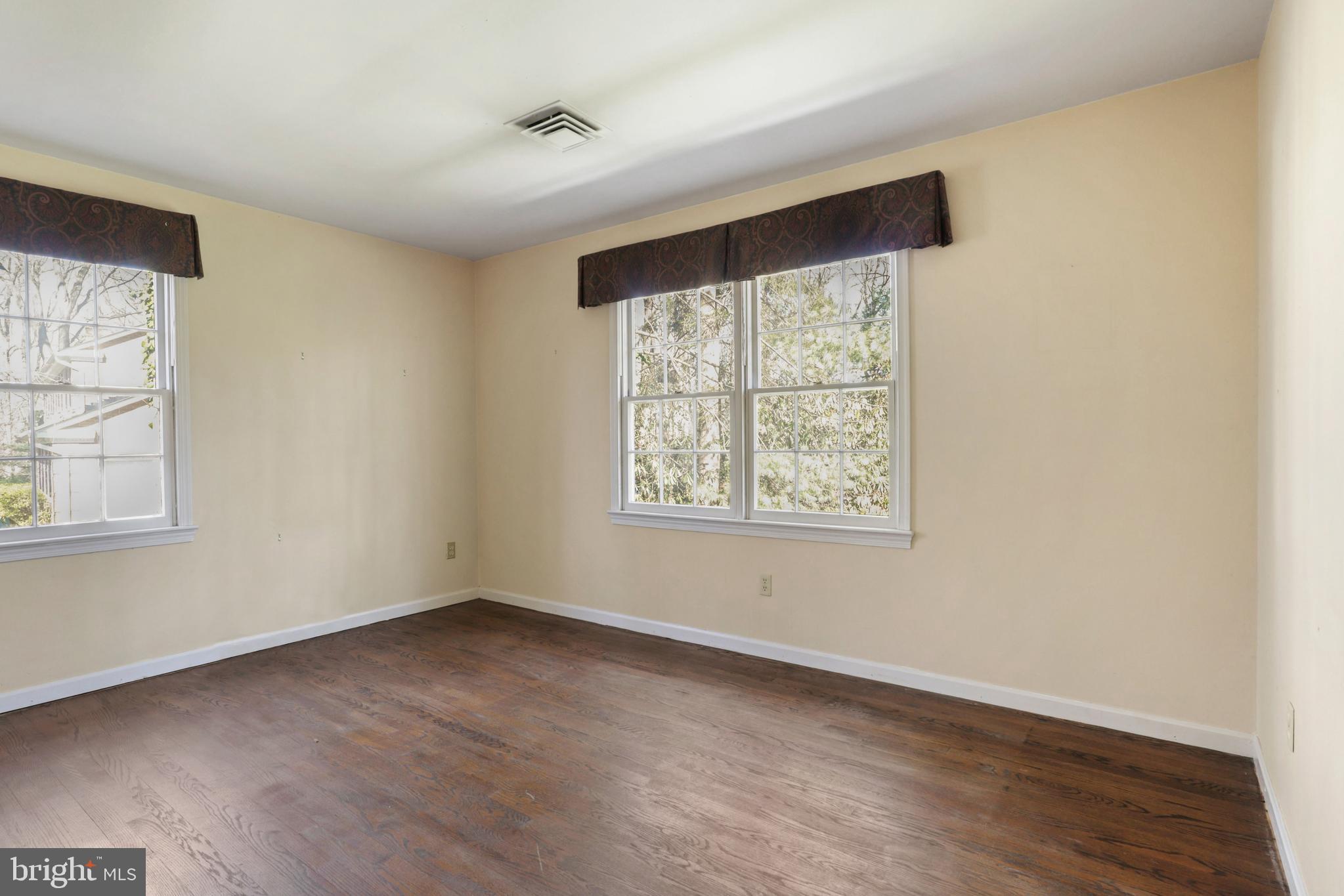 MONTCLAIR - Residential