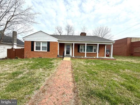Photo of 115 Washington Street, MADISON, VA 22727 (MLS # VAMA2002656)