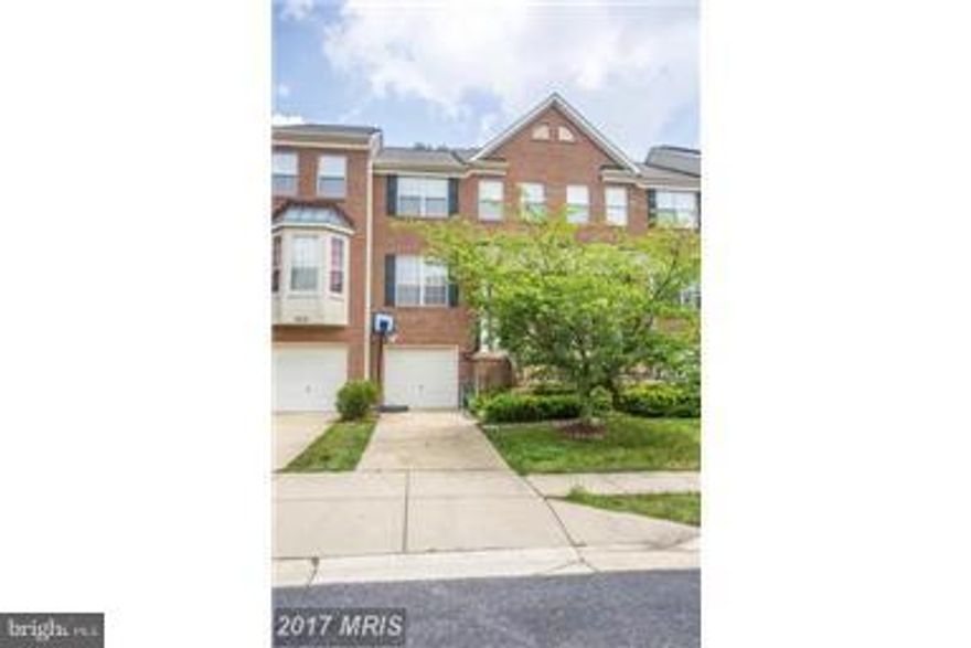 Your search stops here! One of the largest townhomes in the highly sought after Perrywood neighborhood due to its big bumpouts which boasts a huge master bedroom w/ vaulted ceilings, a dining room that is made for the largest of dining room sets and an extra office or room in the basement! This cozy home also has a nice sized deck that overlooks the wildlife and an extended garage. Don't miss out!