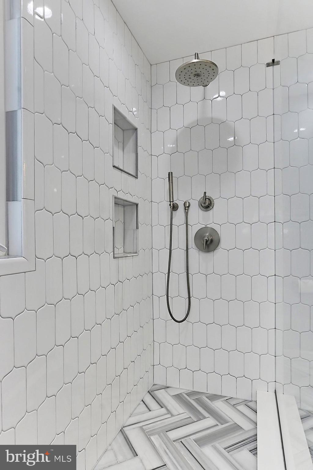 CAMERON STATION - Residential Lease