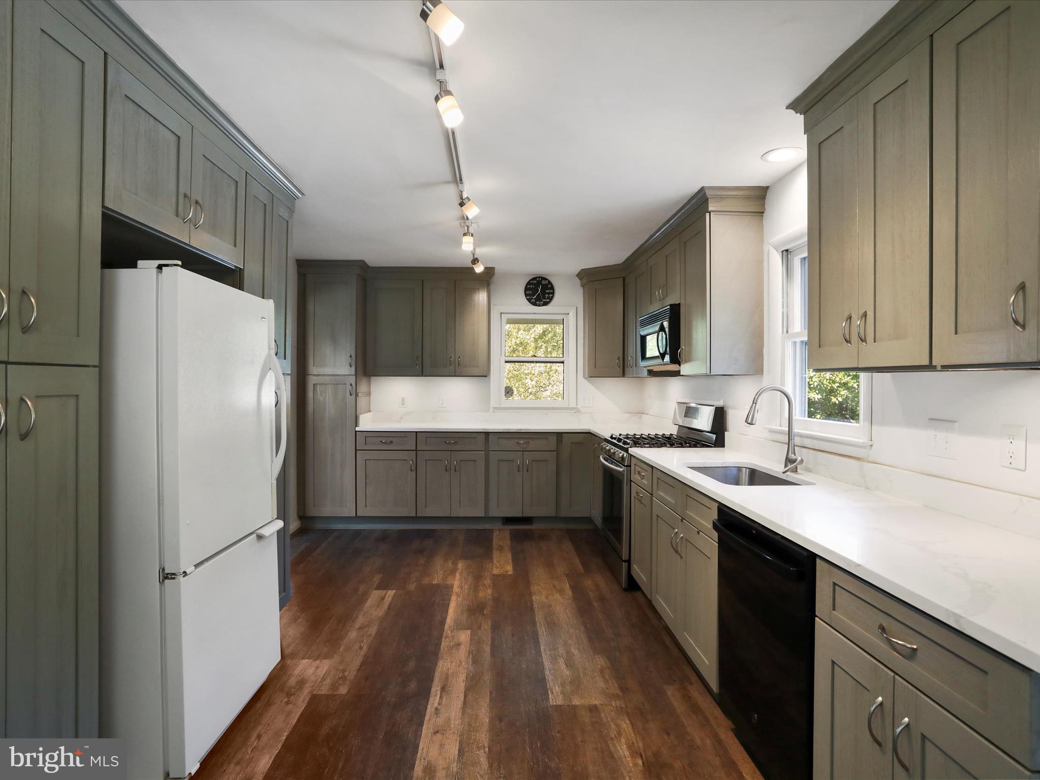 MILE RIDGE ESTATES - Residential