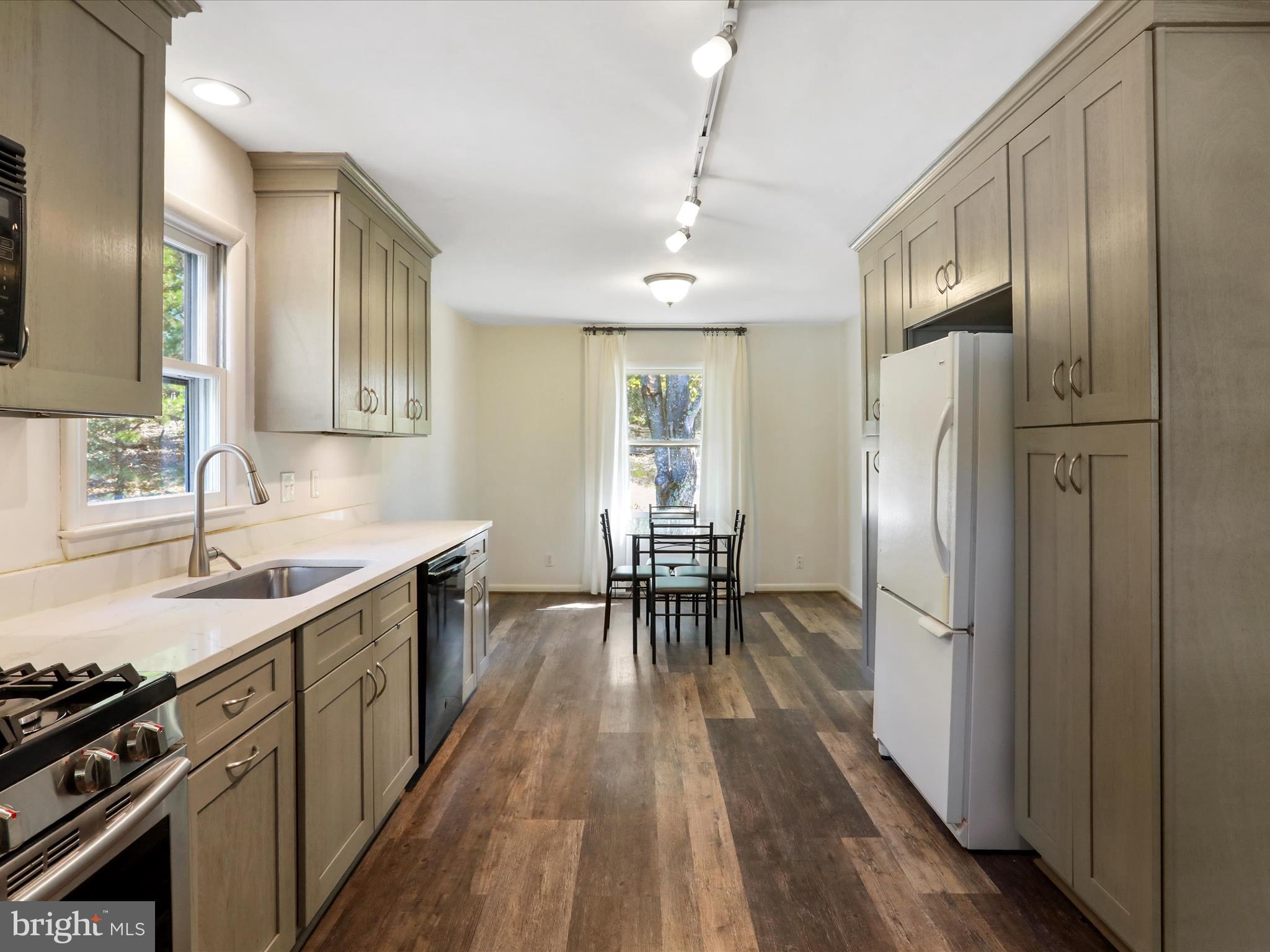 MILE RIDGE ESTATES - Residential