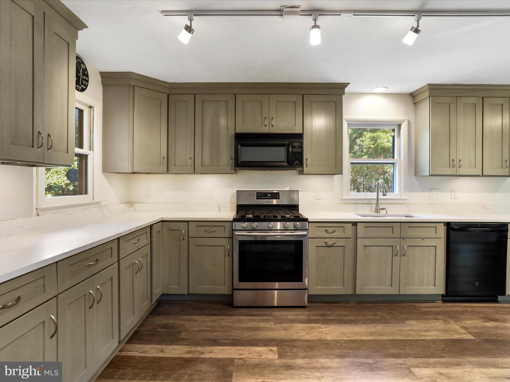 MILE RIDGE ESTATES - Residential