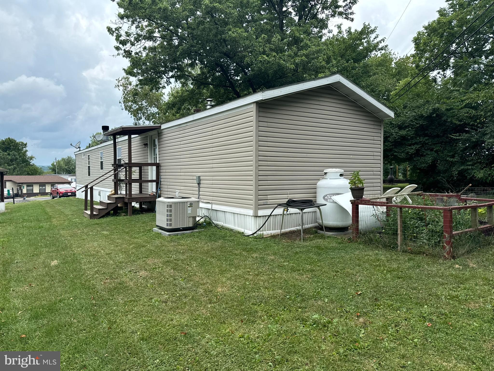 NORTHAMPTON - Residential