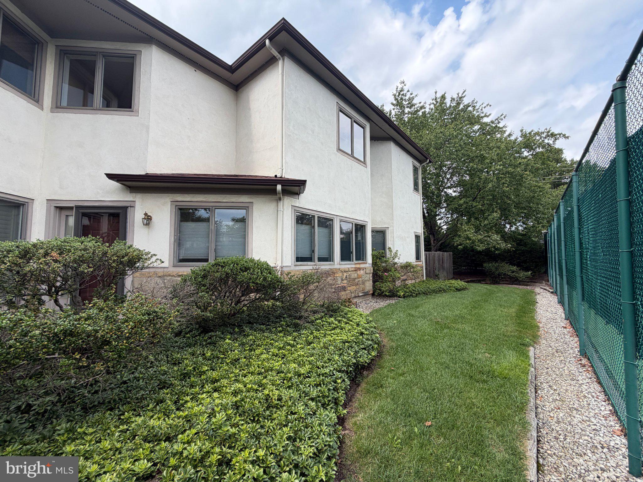 10 JACKIE DRIVE