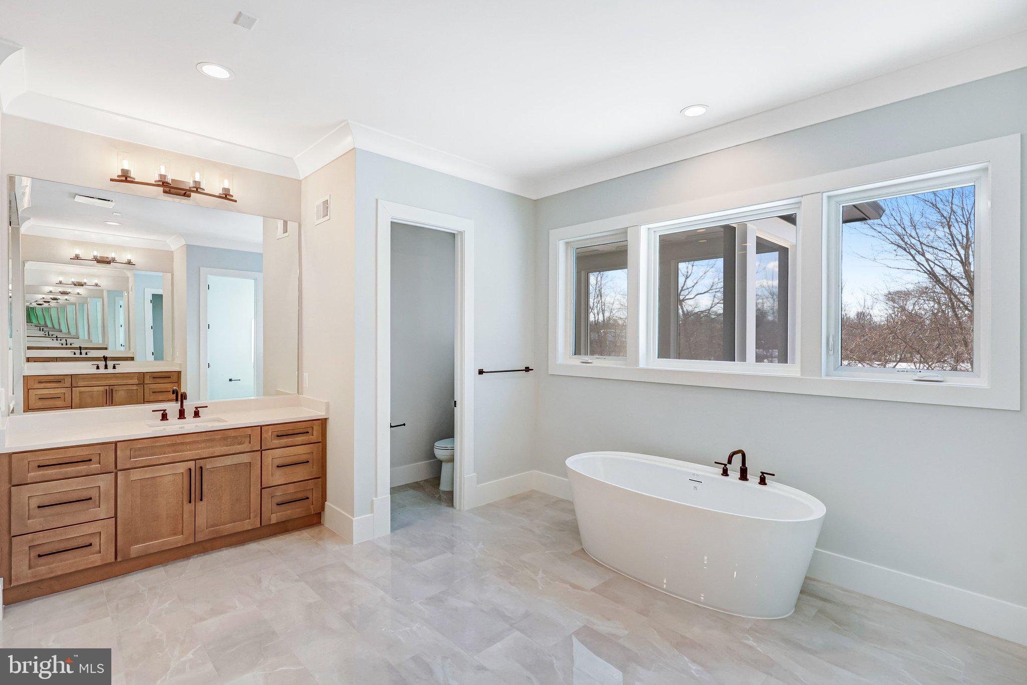 FAIRFAX VILLA - Residential