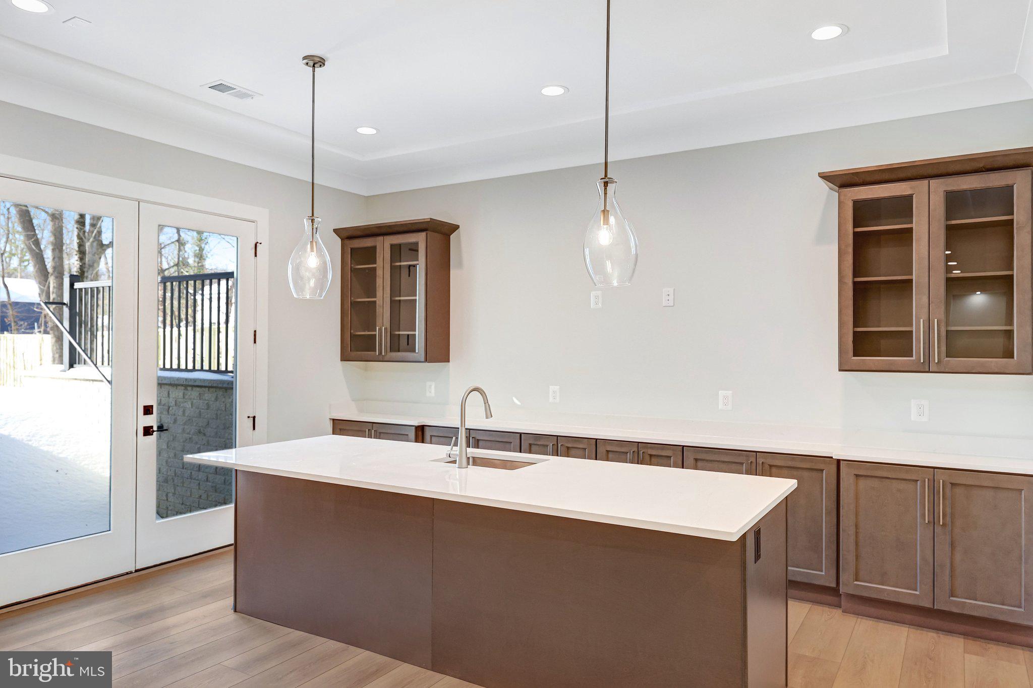 FAIRFAX VILLA - Residential