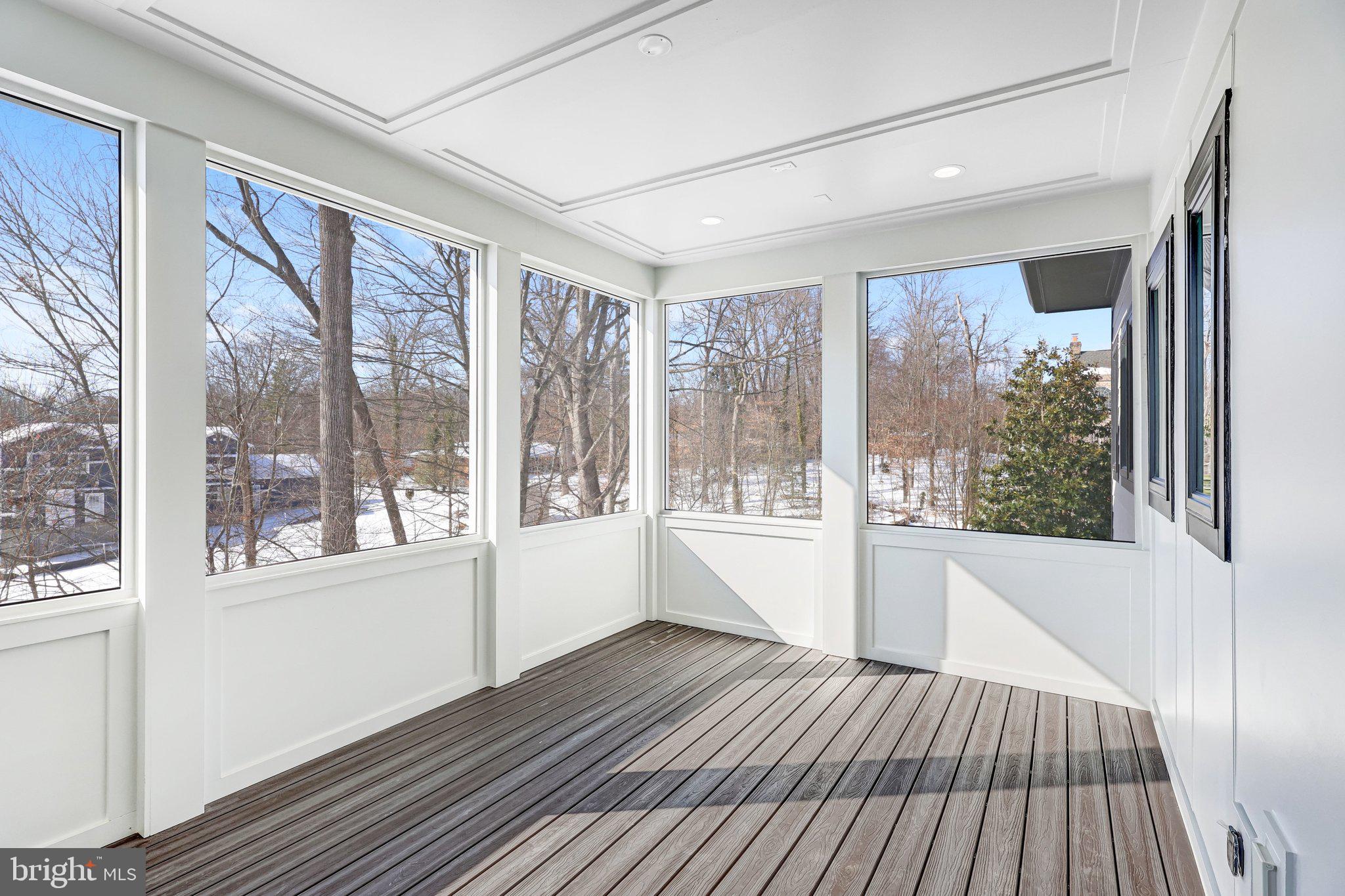 FAIRFAX VILLA - Residential