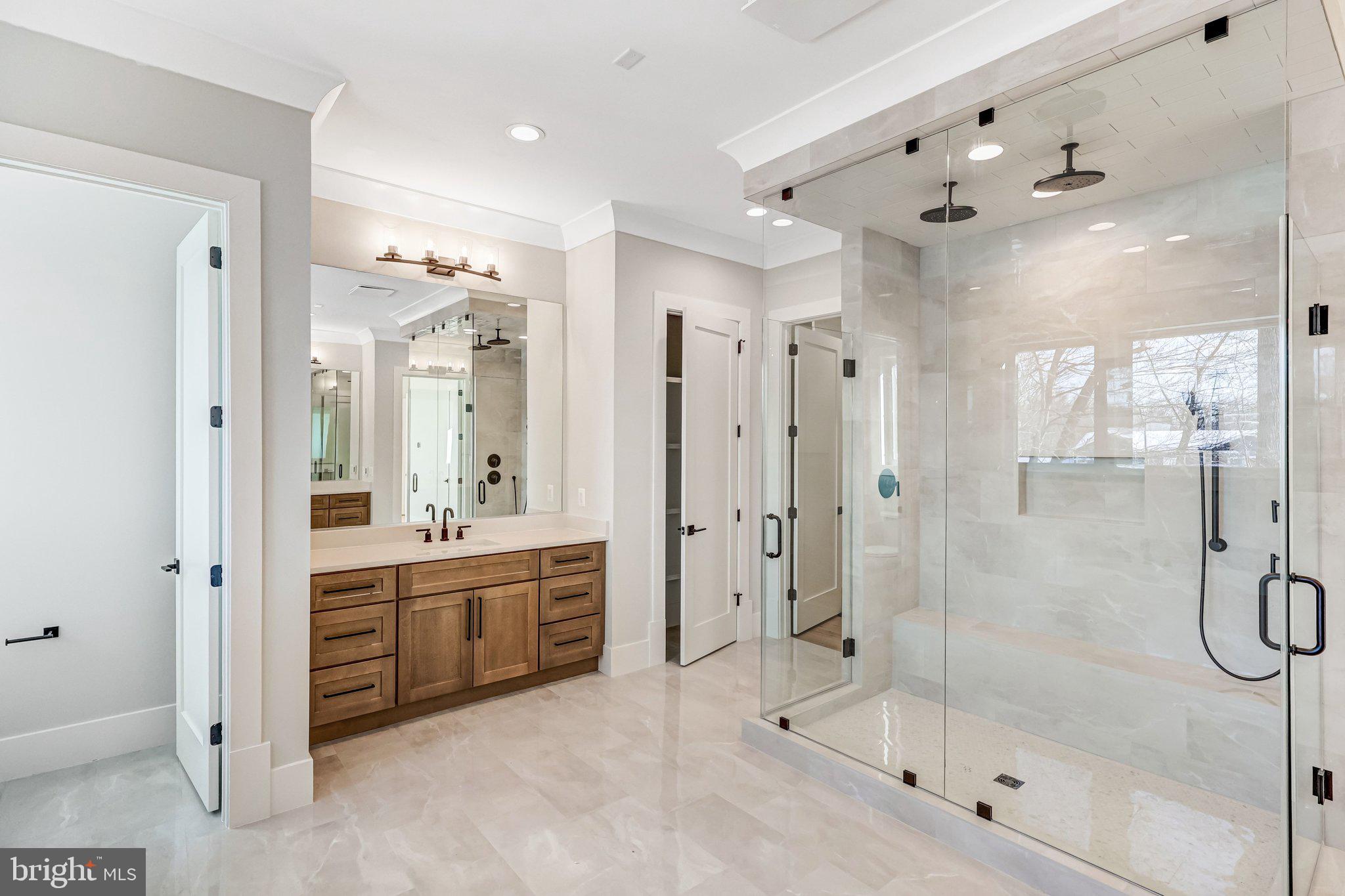 FAIRFAX VILLA - Residential