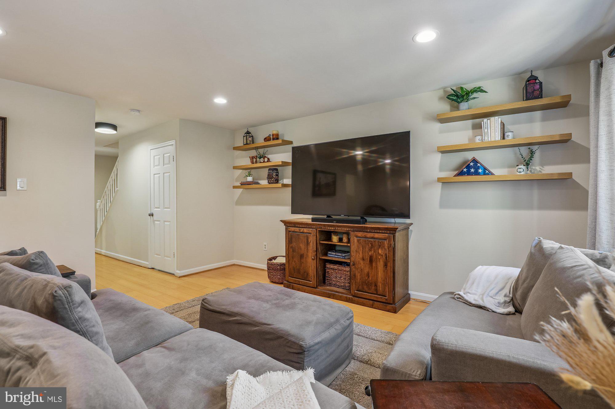 COUNTRY CREEK - Residential