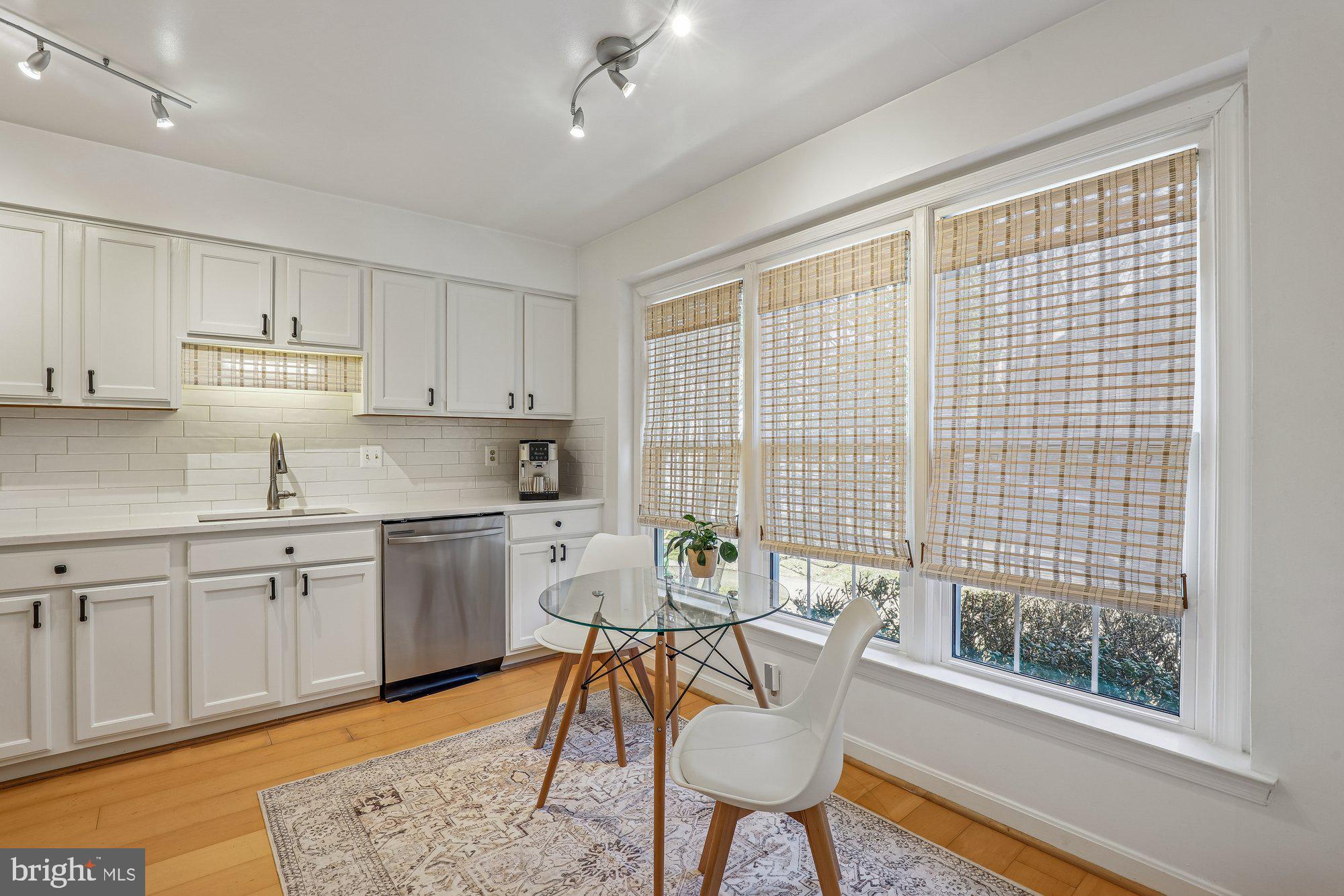 COUNTRY CREEK - Residential