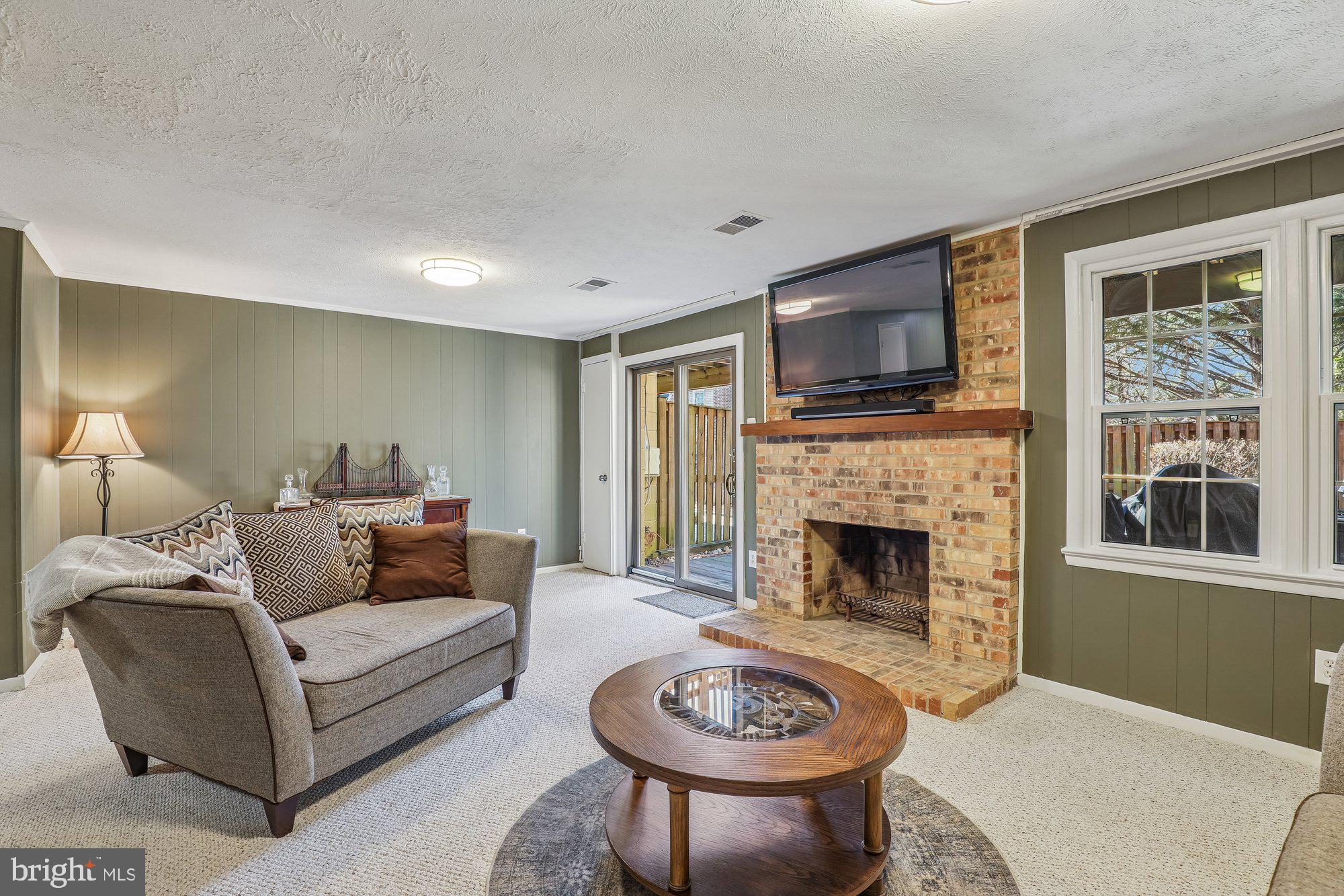 COUNTRY CREEK - Residential