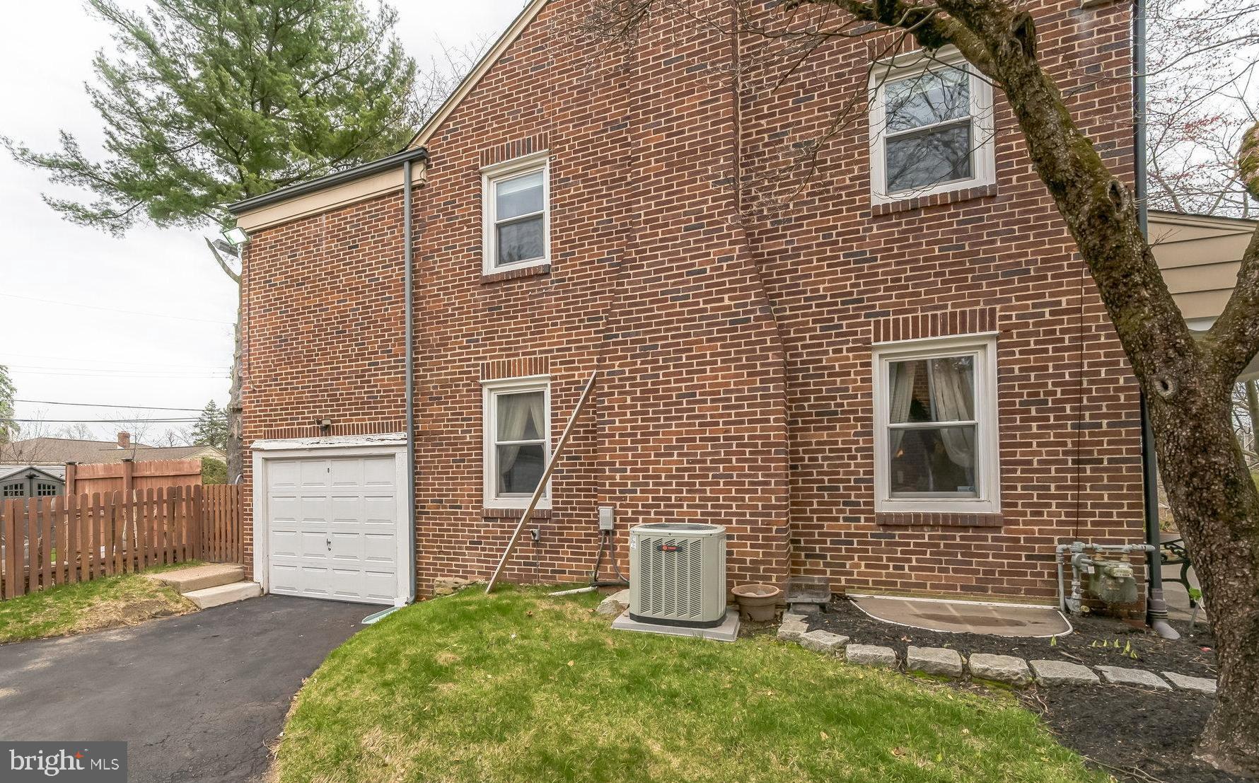 OAK LANE MANOR - Residential