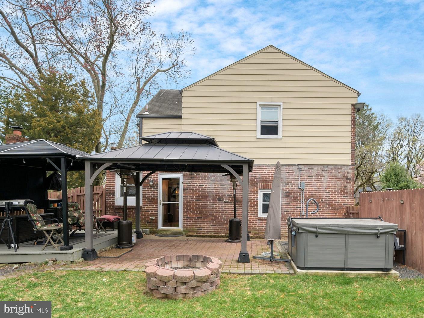 OAK LANE MANOR - Residential