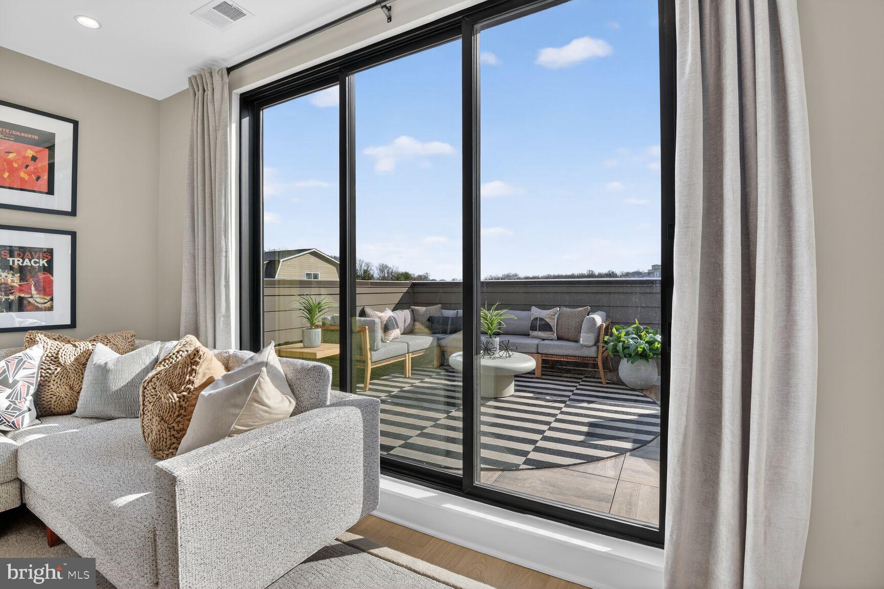 STRATHMORE VIEW - Residential