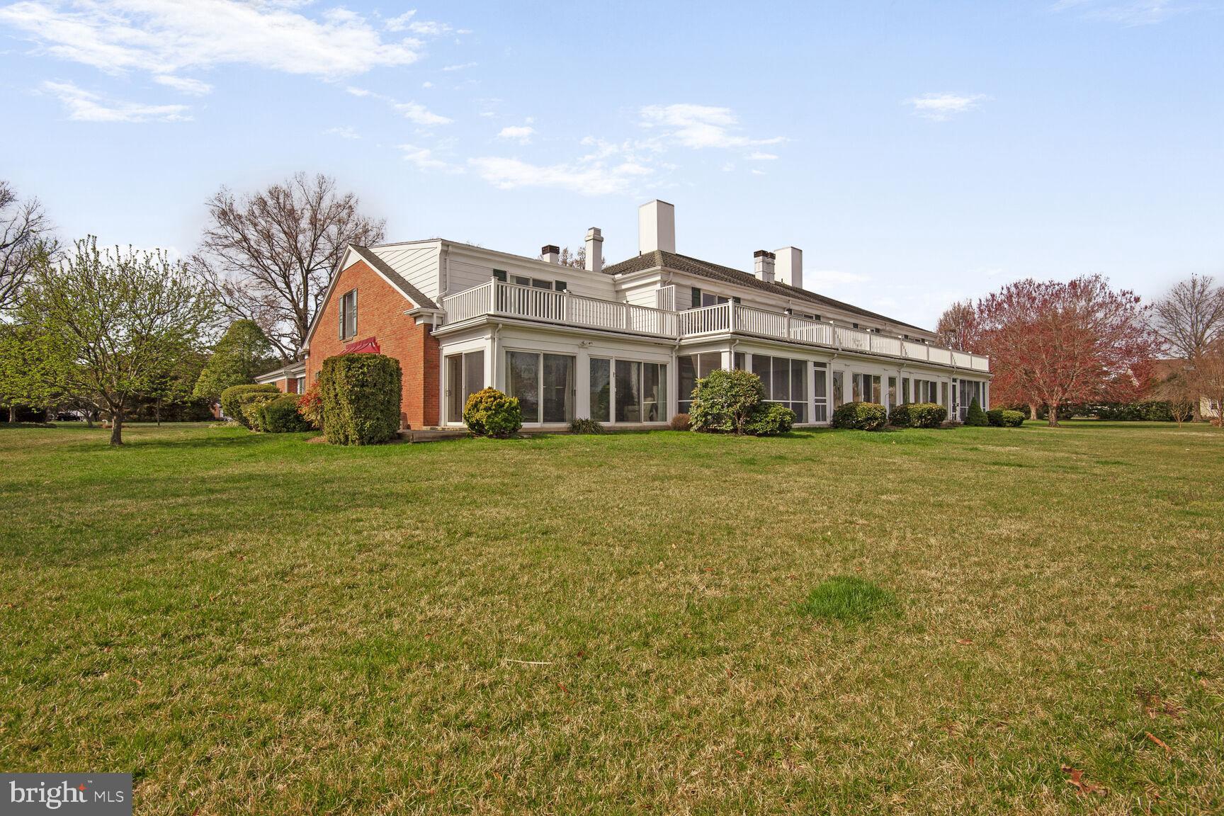9545 QUAIL HOLLOW 206