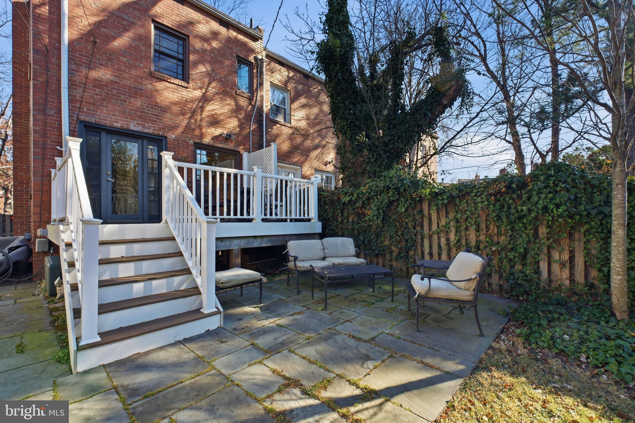 1120 POWHATAN STREET