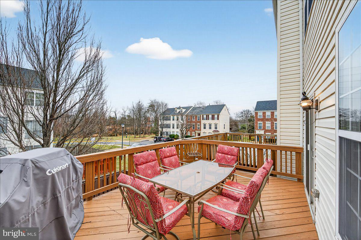 TRAILSIDE - Residential