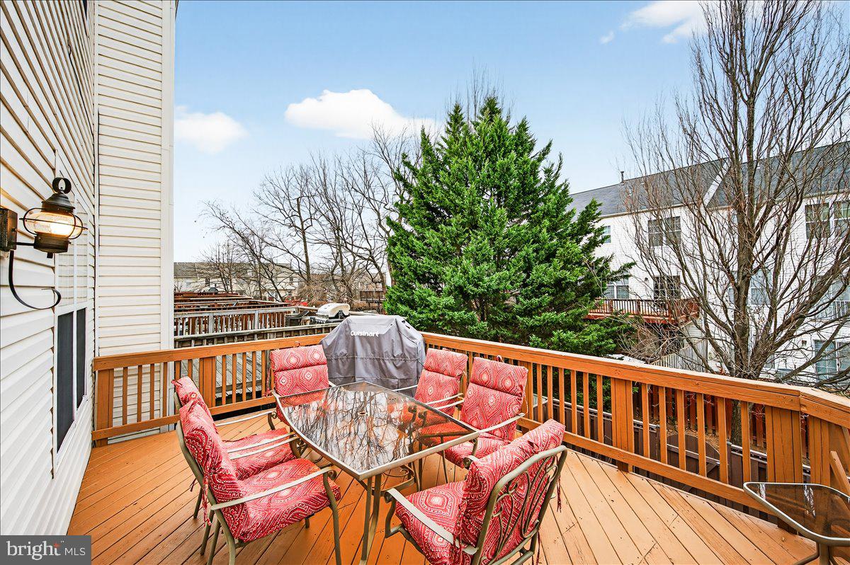 TRAILSIDE - Residential