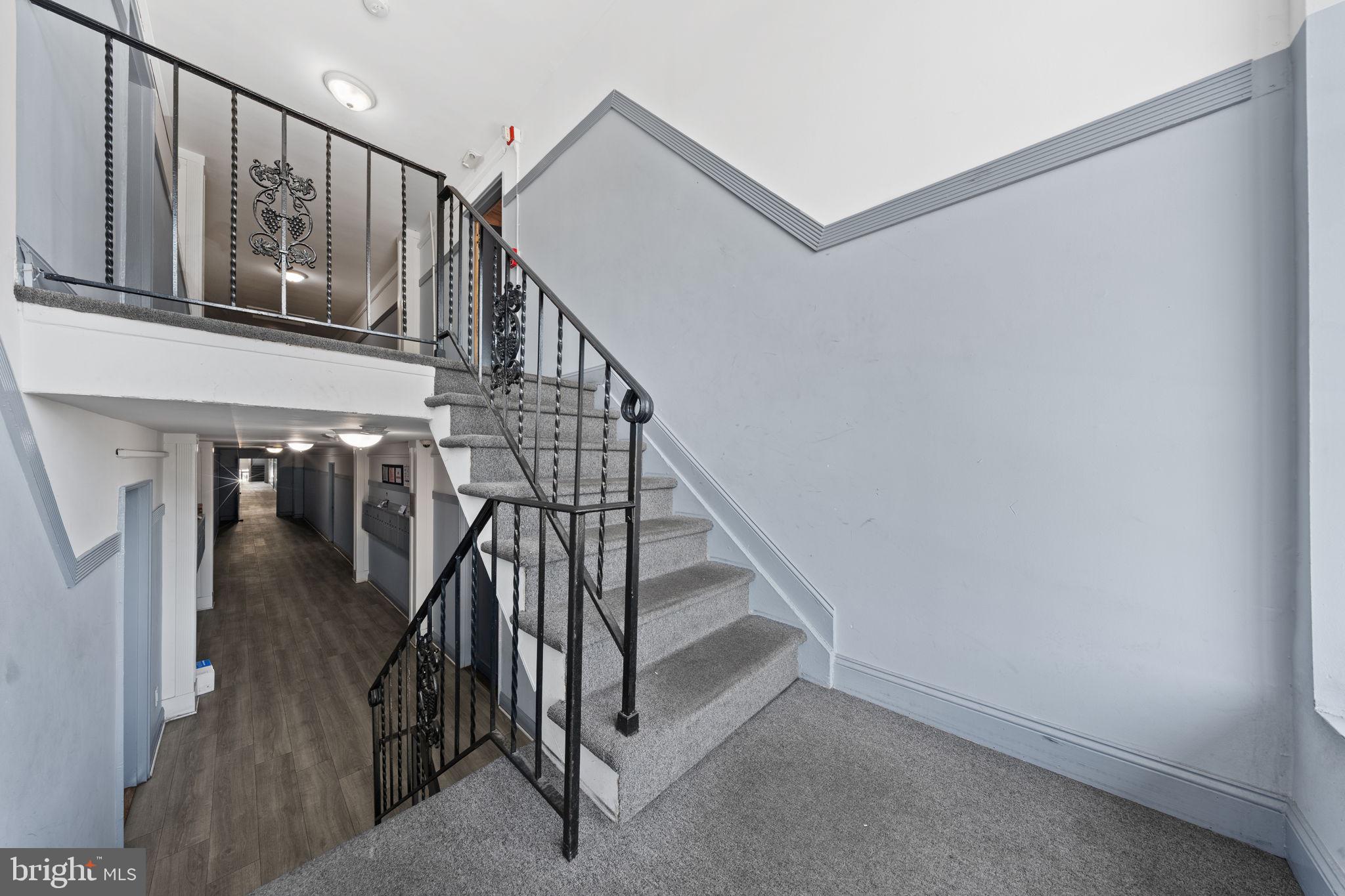 816 W GRAND STREET 826 3A