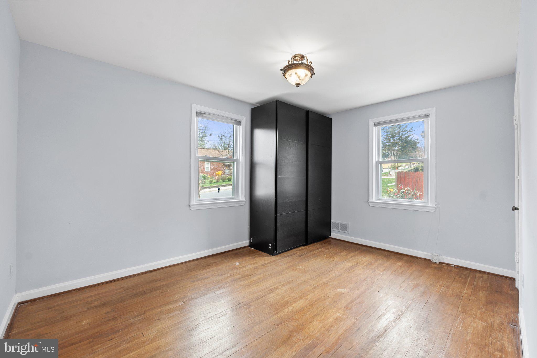 WHEATON  HILLS - Residential