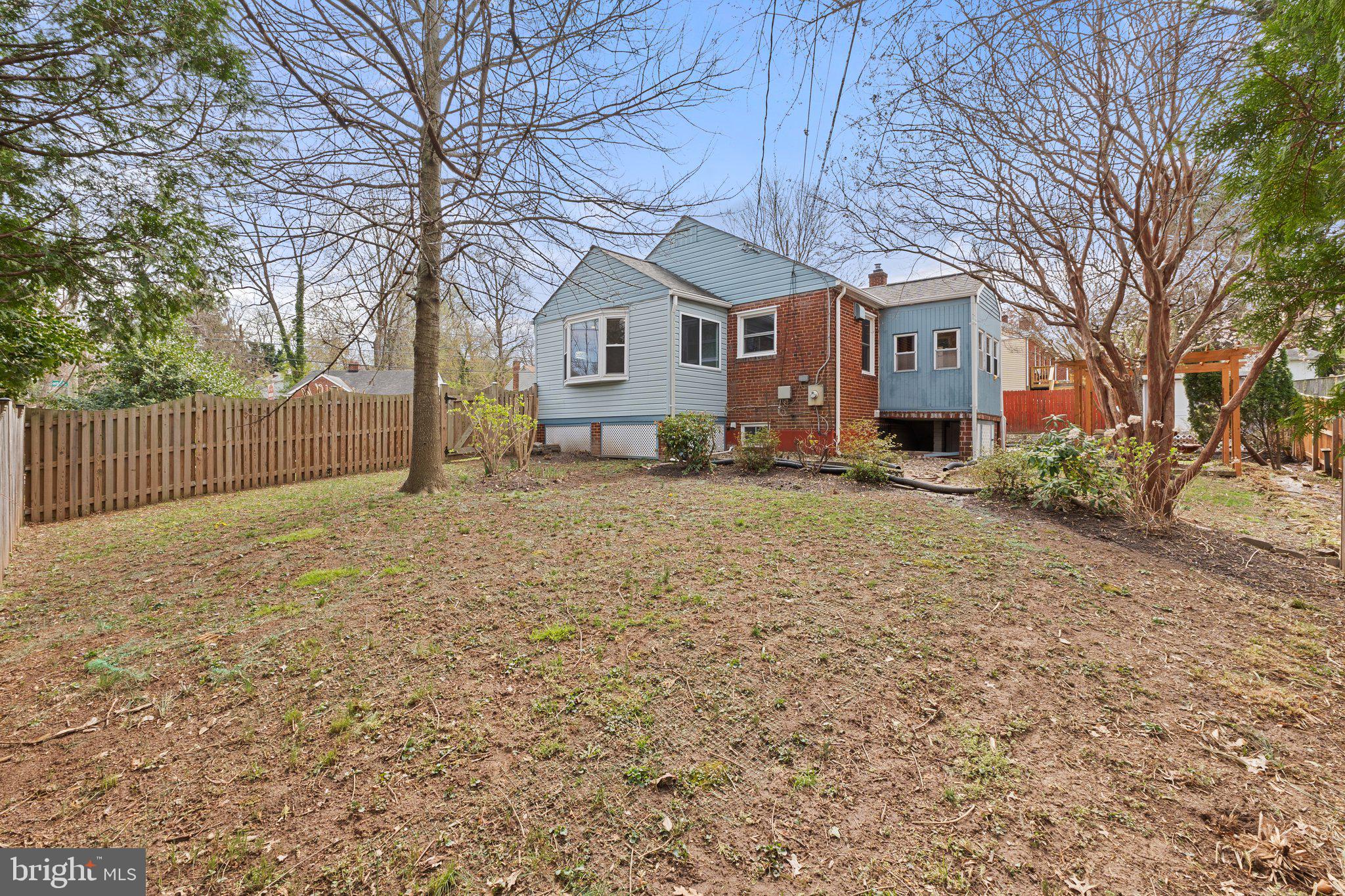 WHEATON  HILLS - Residential