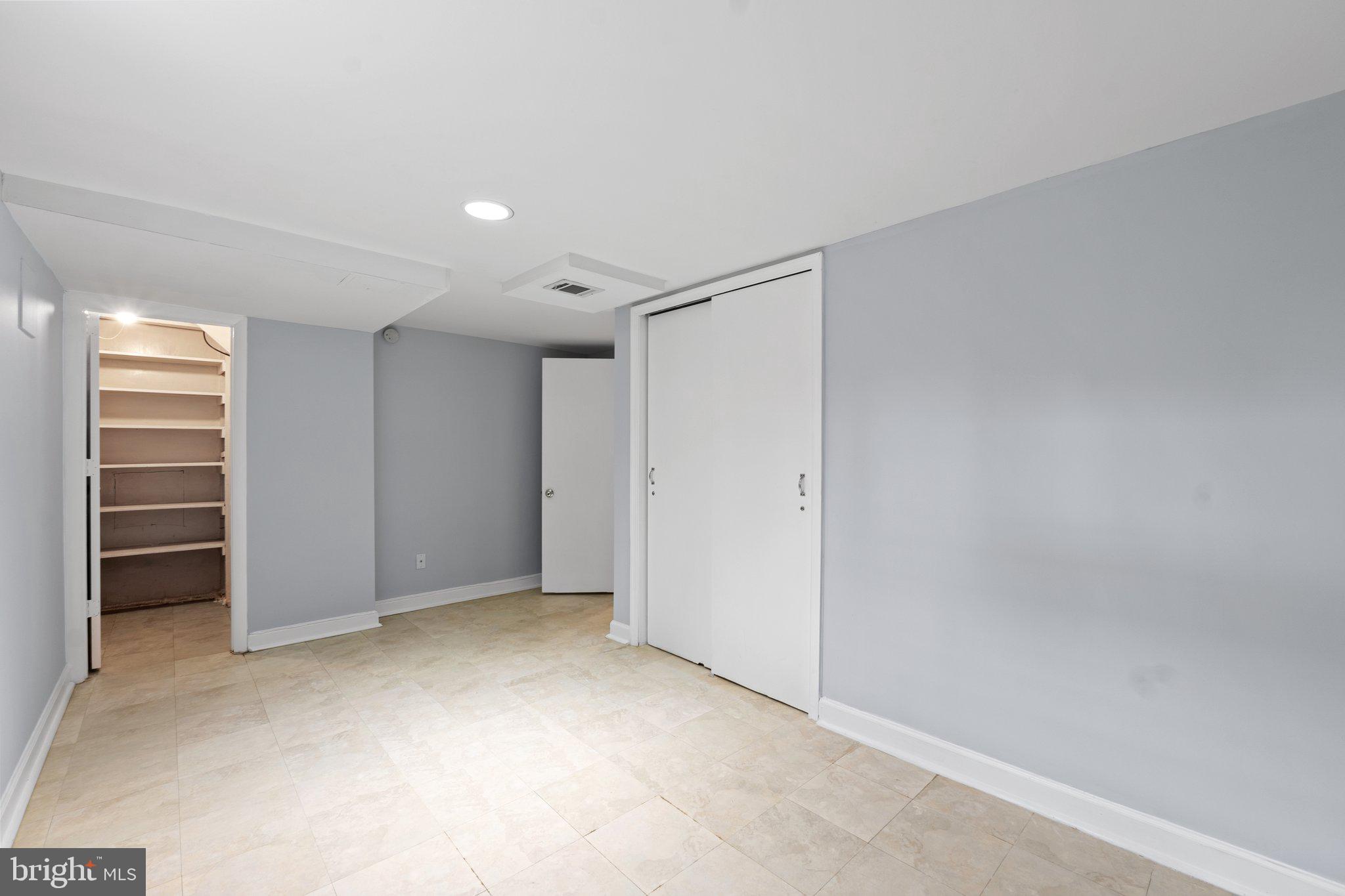 WHEATON  HILLS - Residential