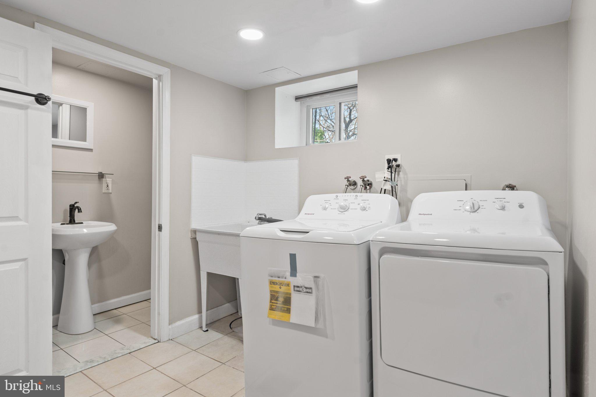 WHEATON  HILLS - Residential