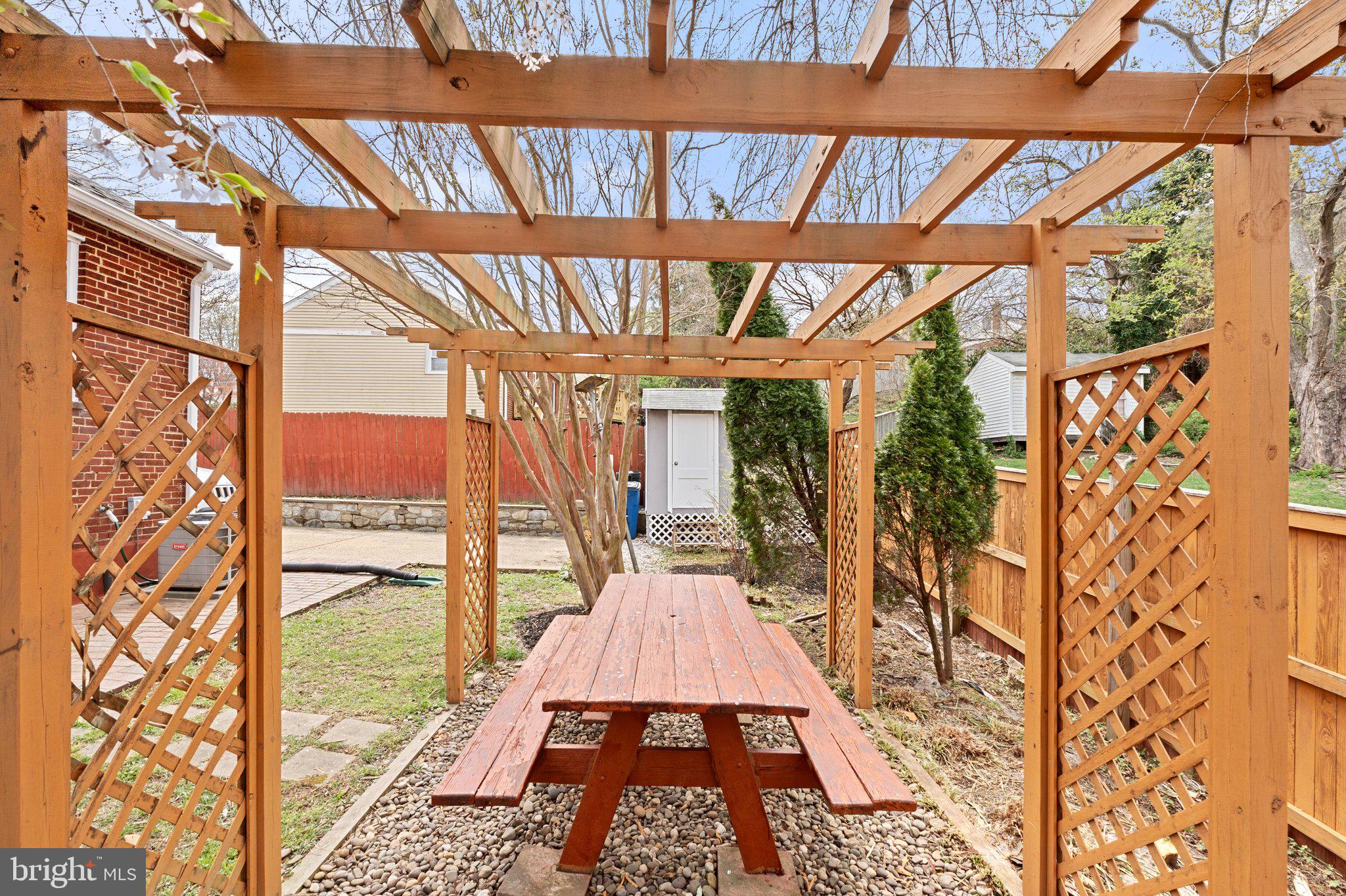 WHEATON  HILLS - Residential