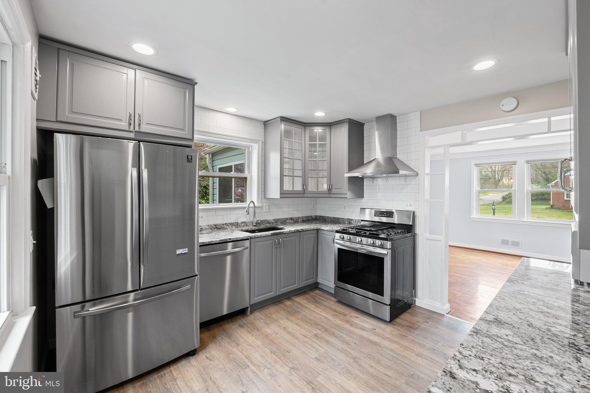 WHEATON  HILLS - Residential