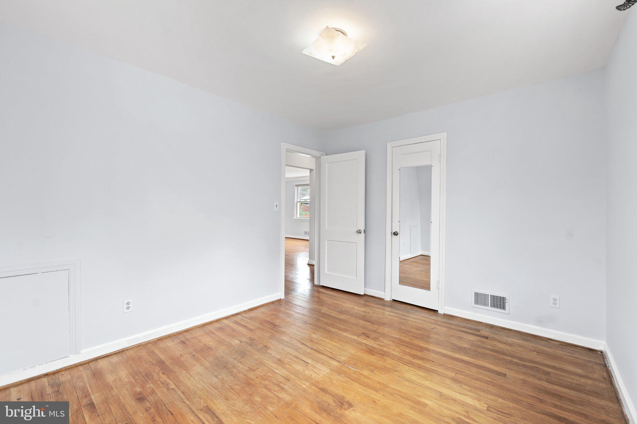 WHEATON  HILLS - Residential