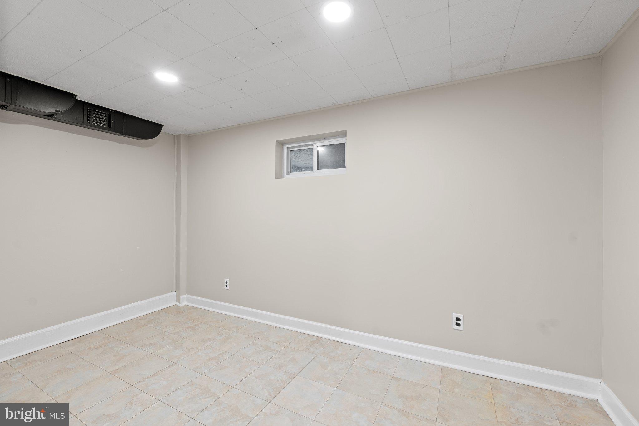 WHEATON  HILLS - Residential