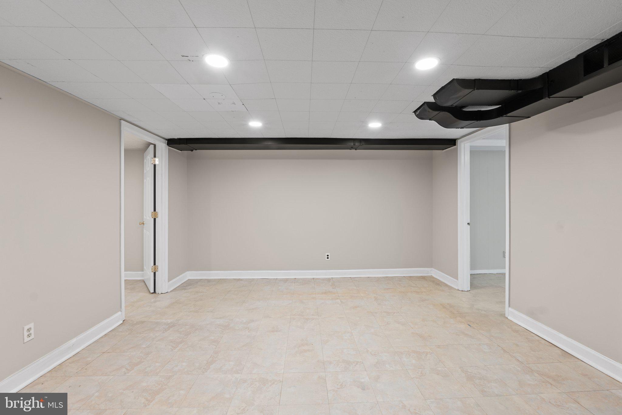 WHEATON  HILLS - Residential