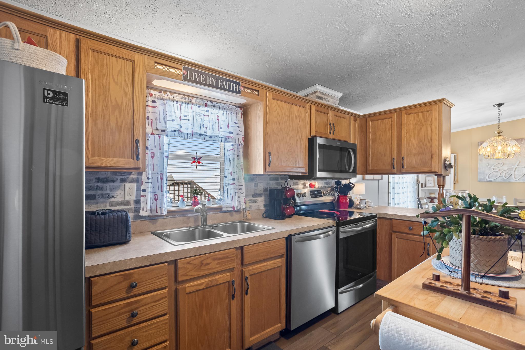 STONE HILL VILLAGE - Residential