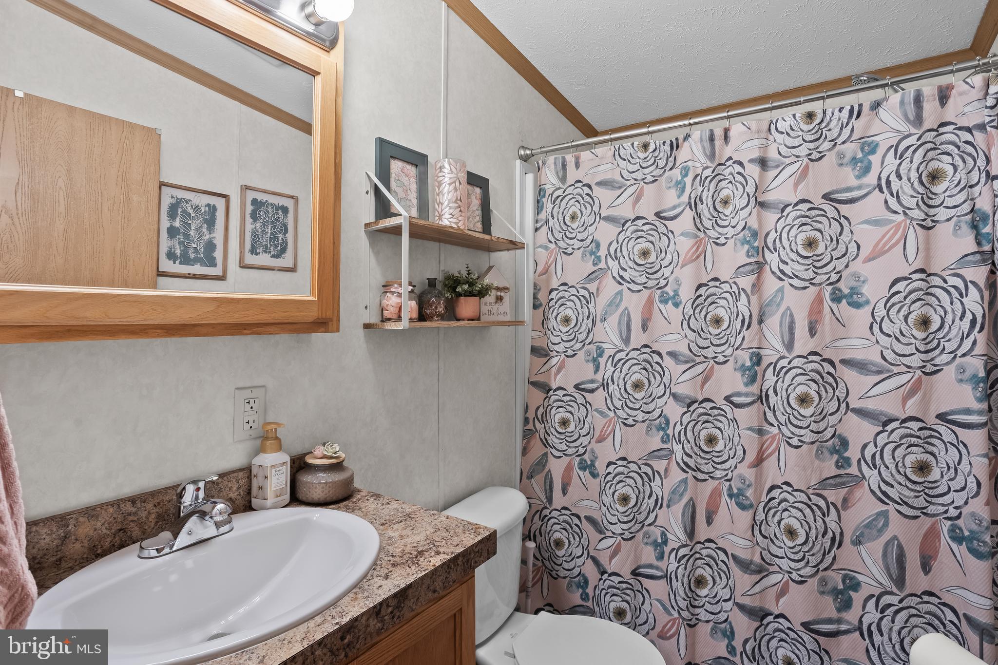 STONE HILL VILLAGE - Residential