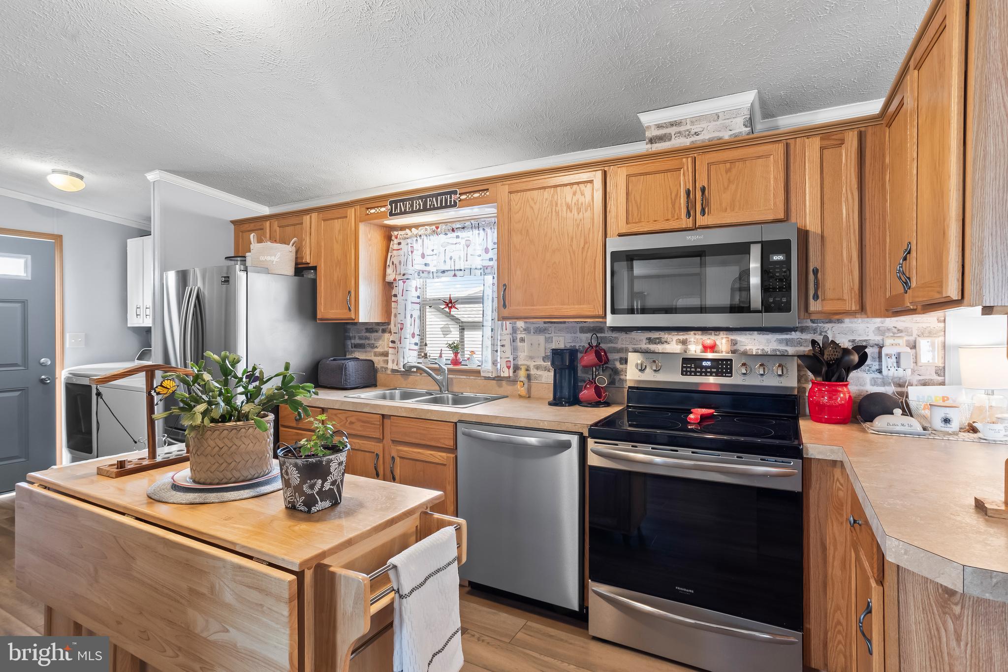 STONE HILL VILLAGE - Residential