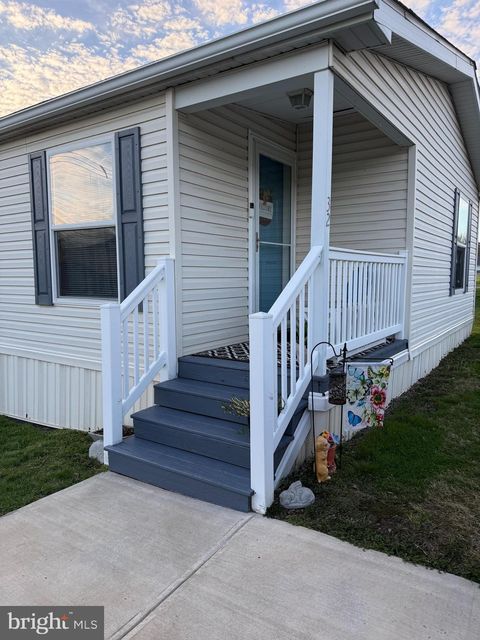 32 STONEHILL PARK ANNVILLE PA 17003