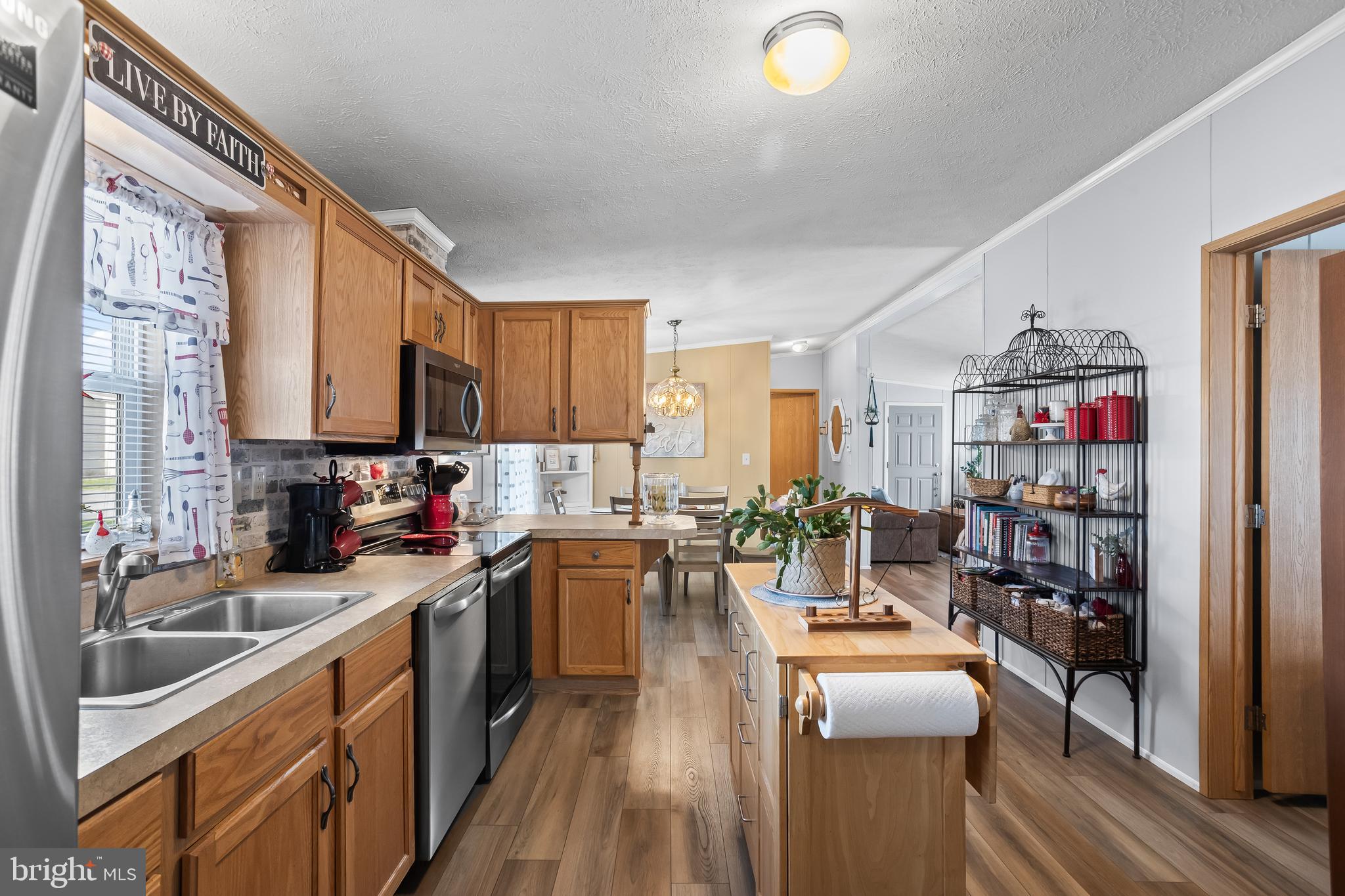 STONE HILL VILLAGE - Residential