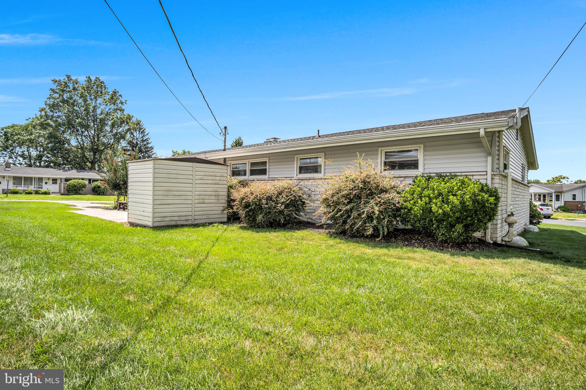 DEVON MANOR - Residential