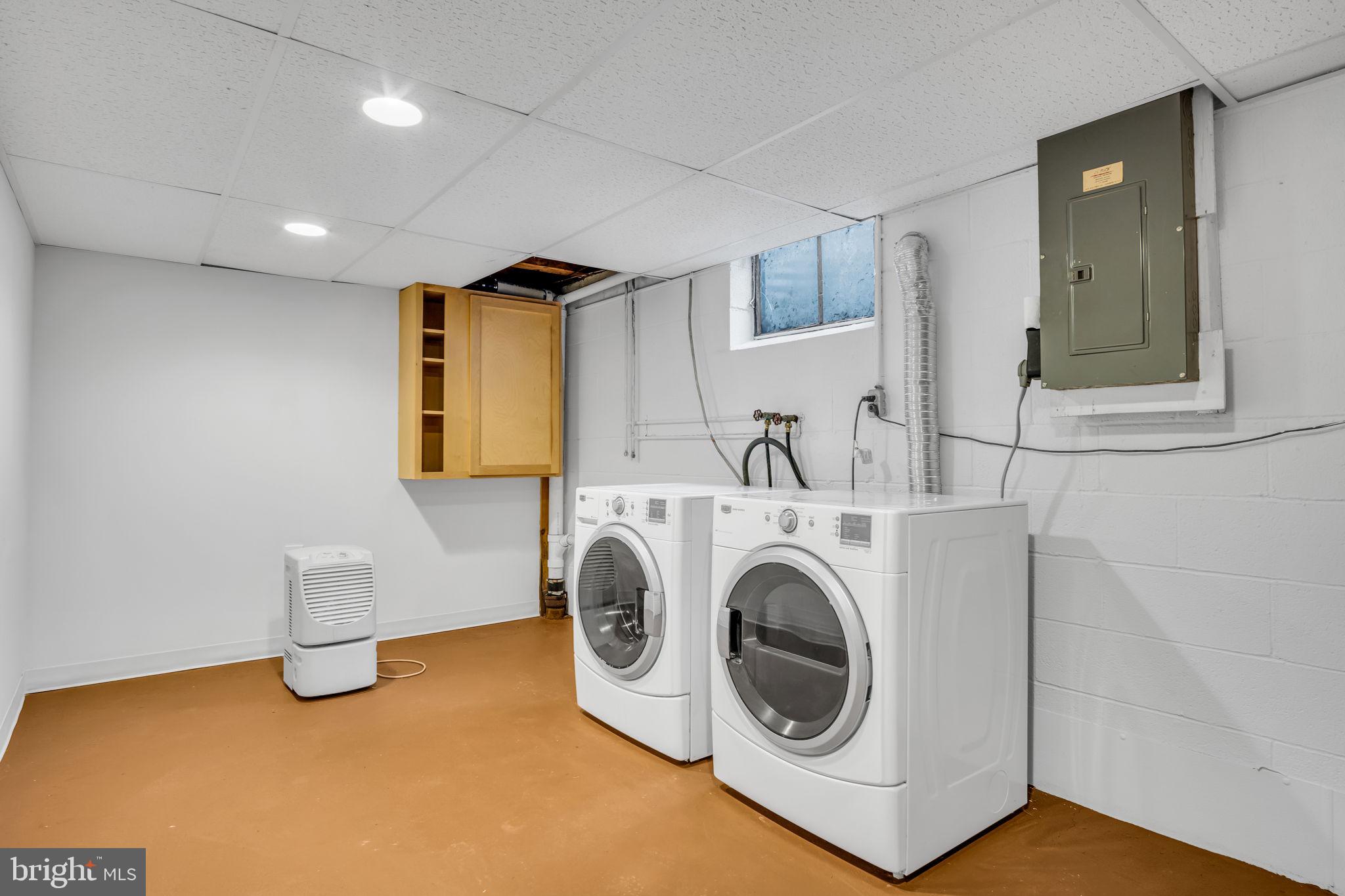 DEVON MANOR - Residential