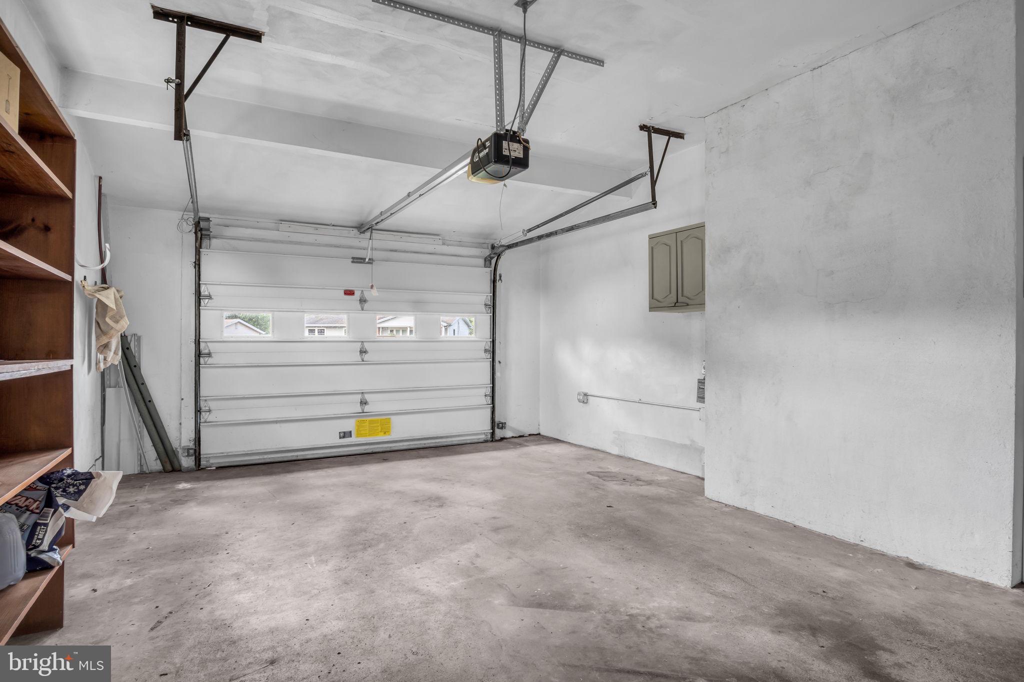 DEVON MANOR - Residential