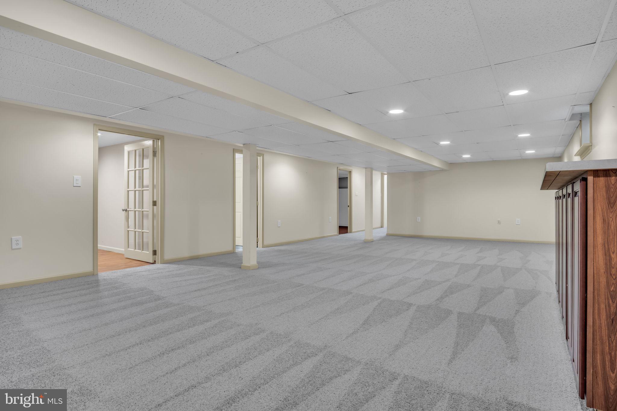 DEVON MANOR - Residential